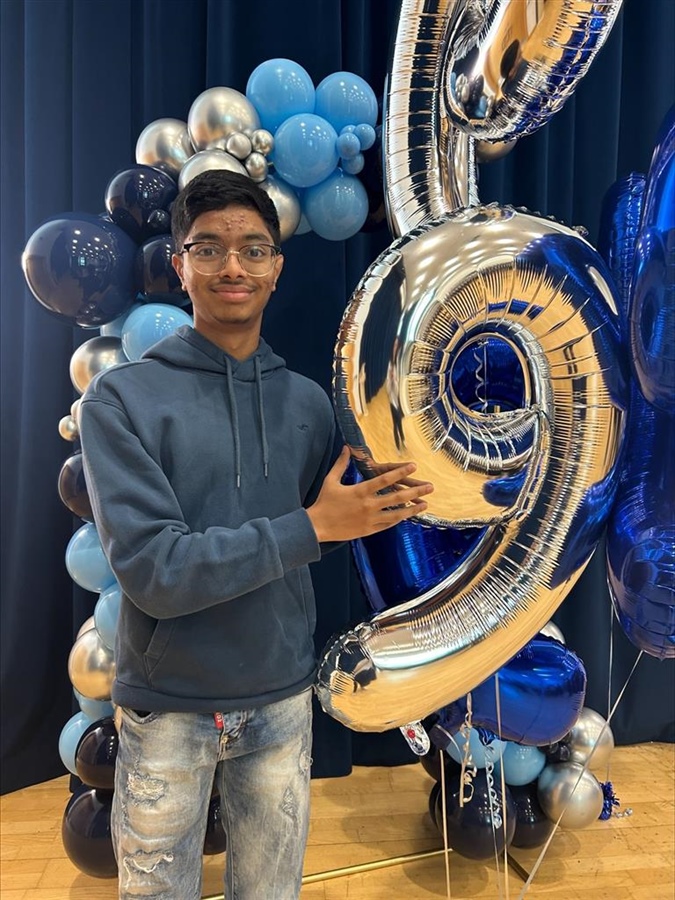 Year 11s Celebrate GCSSE Results