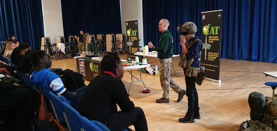 SAS MARINE AND ‘COMMANDO CHEF’ COOKS UP A STORM FOR STUDENTS